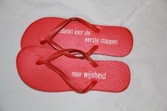 Slippers met tekst